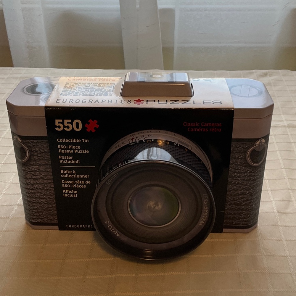 Classic Camera Puzzle in Camera Shaped Tin